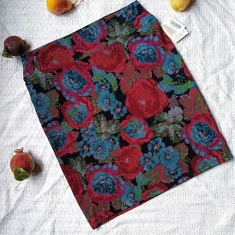 LuLaRoe Cassie Skirt Blue Red Pixel Floral 3XL NWT